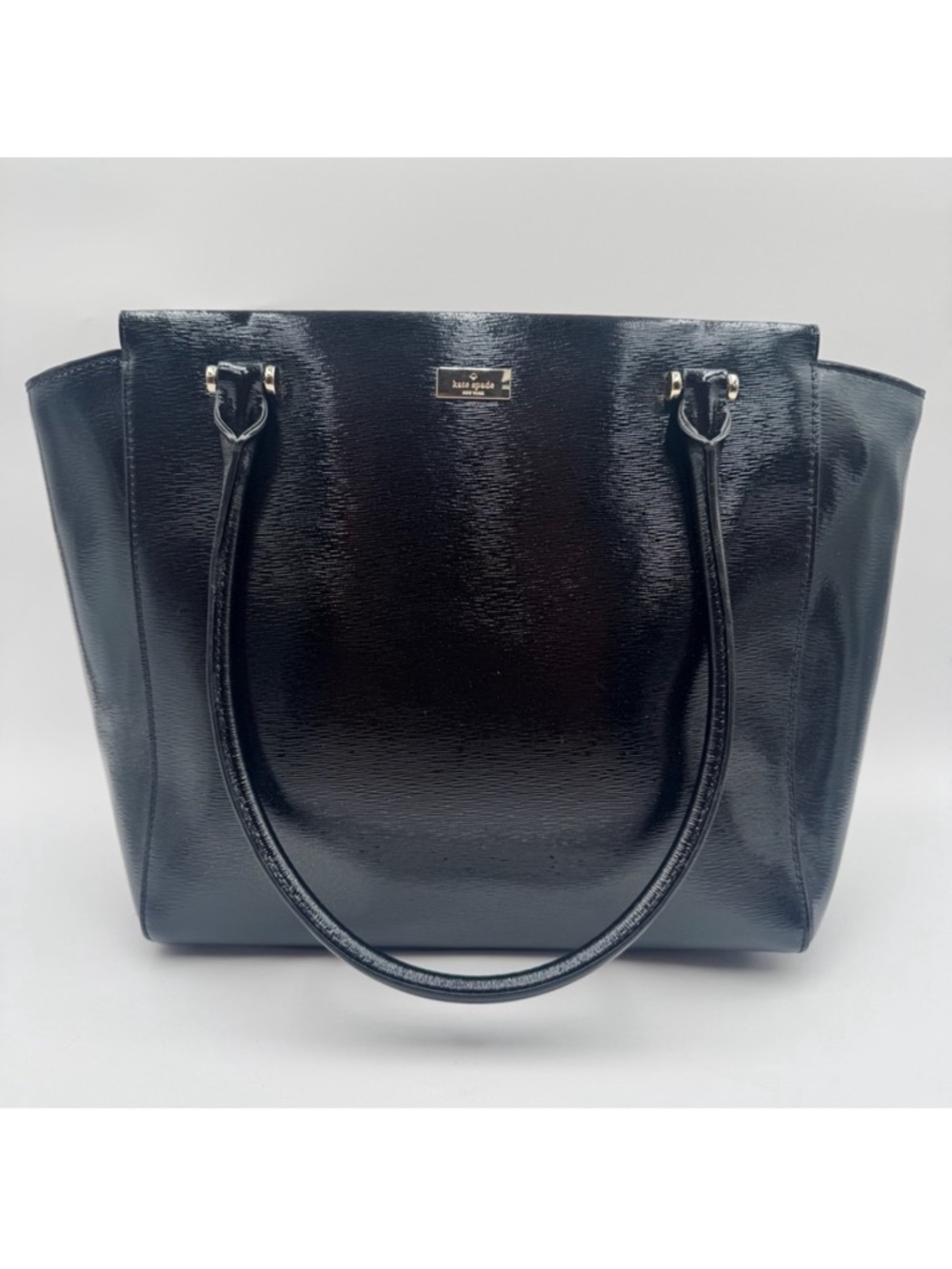 EUC Kate Spade Bixby Place
Medium Tote Patented Leather Black